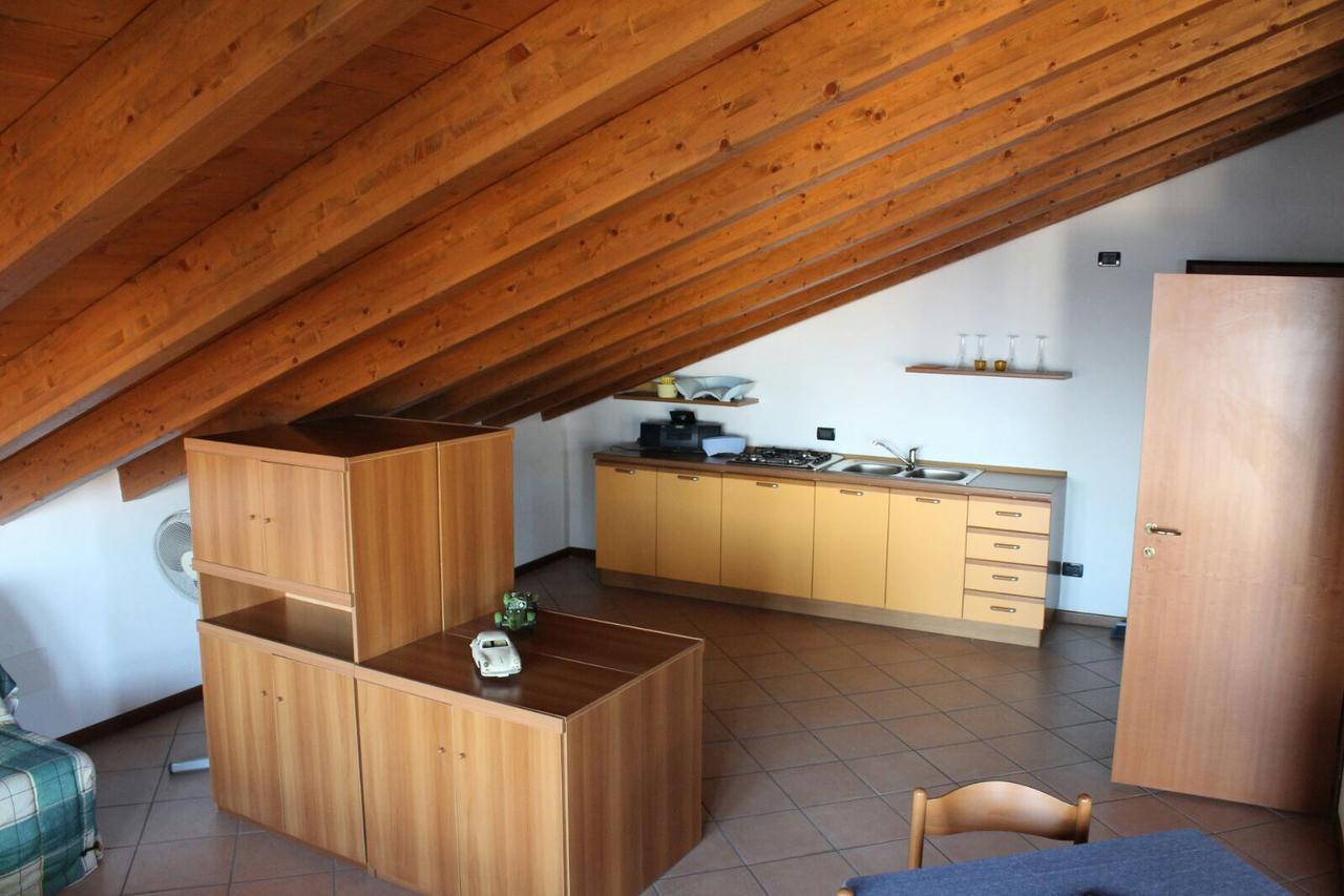 デセンツァーノ・デル・ガルダCasa Reginaアパートメント エクステリア 写真