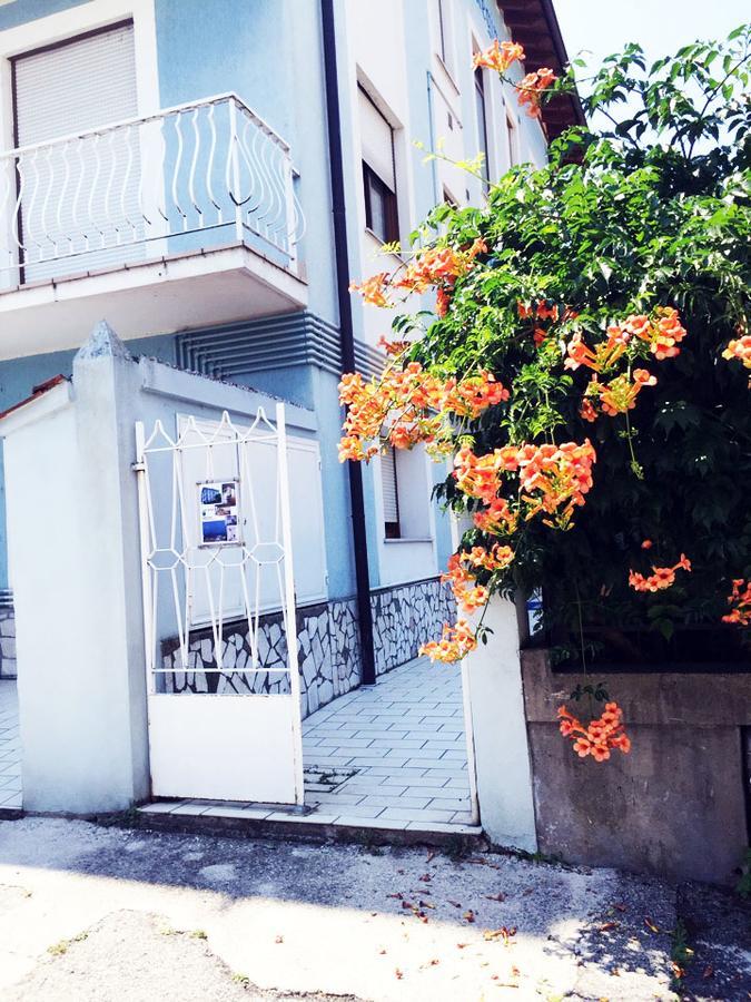 デセンツァーノ・デル・ガルダCasa Reginaアパートメント エクステリア 写真